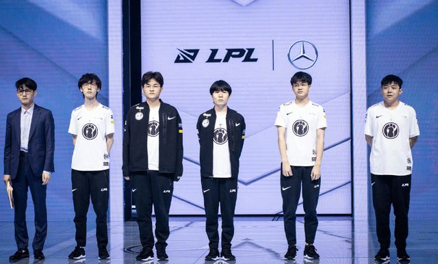 禁区外的直 禁区外的直